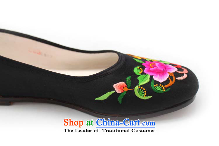 Genuine old step-young of Ramadan Old Beijing mesh upper hand embroidered ground Mother Nature leather lady's shoe then embroidered shoes first womens single Mudan 38 pictures, prices, brand platters! The elections are supplied in the national character of distribution, so action, buy now enjoy more preferential! As soon as possible.