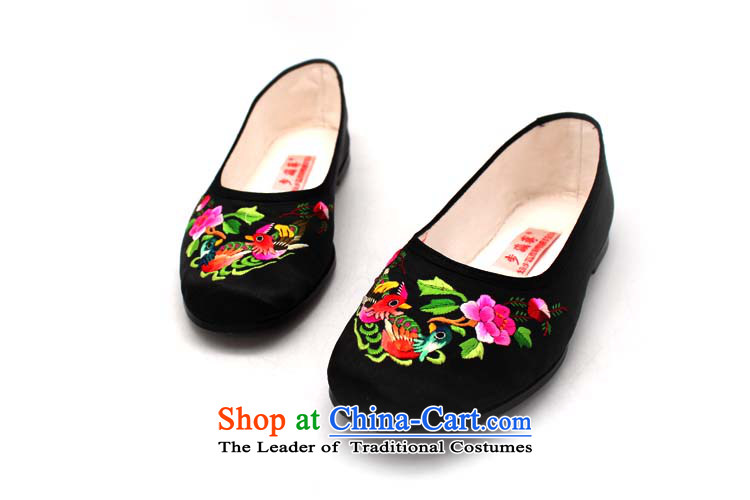 Genuine old step-young of Ramadan Old Beijing mesh upper hand embroidered ground Mother Nature leather lady's shoe then embroidered shoes first womens single Mudan 38 pictures, prices, brand platters! The elections are supplied in the national character of distribution, so action, buy now enjoy more preferential! As soon as possible.