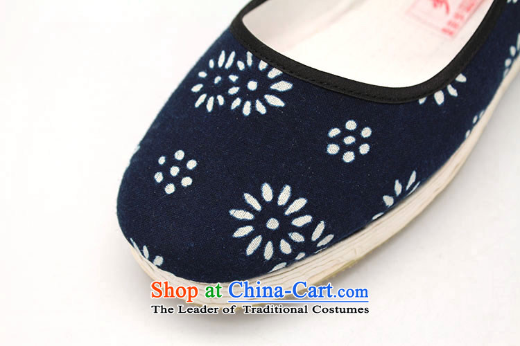 The Chinese old step-young of Ramadan Old Beijing mesh upper hand bottom thousands of embroidered mother Lady's temperament shoes bottom thousands of batik generation woman shoes dark blue 34 pictures, prices, brand platters! The elections are supplied in the national character of distribution, so action, buy now enjoy more preferential! As soon as possible.