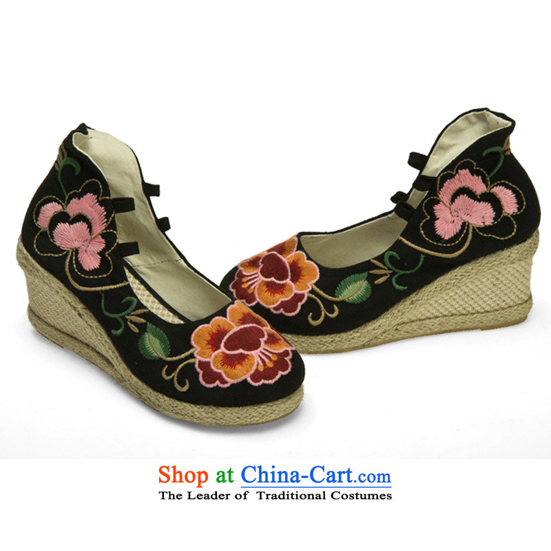 Performing arts companies through the spring and fall new embroidered shoes stylish mother the the high-heel shoes of Old Beijing HZ-13 mesh upper black 40 arts home shopping on the Internet has been pressed.