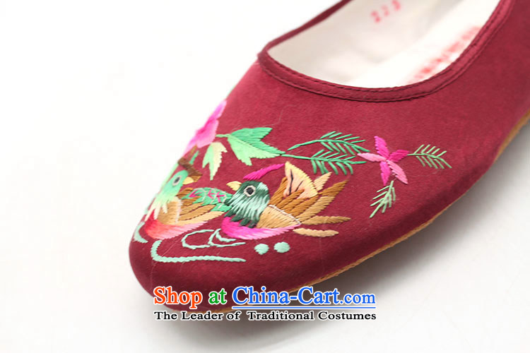 The Chinese old step-young of Ramadan Old Beijing mesh upper hand bottom thousands of embroidered mother Lady's temperament shoes red 40 pictures, prices, brand platters! The elections are supplied in the national character of distribution, so action, buy now enjoy more preferential! As soon as possible.