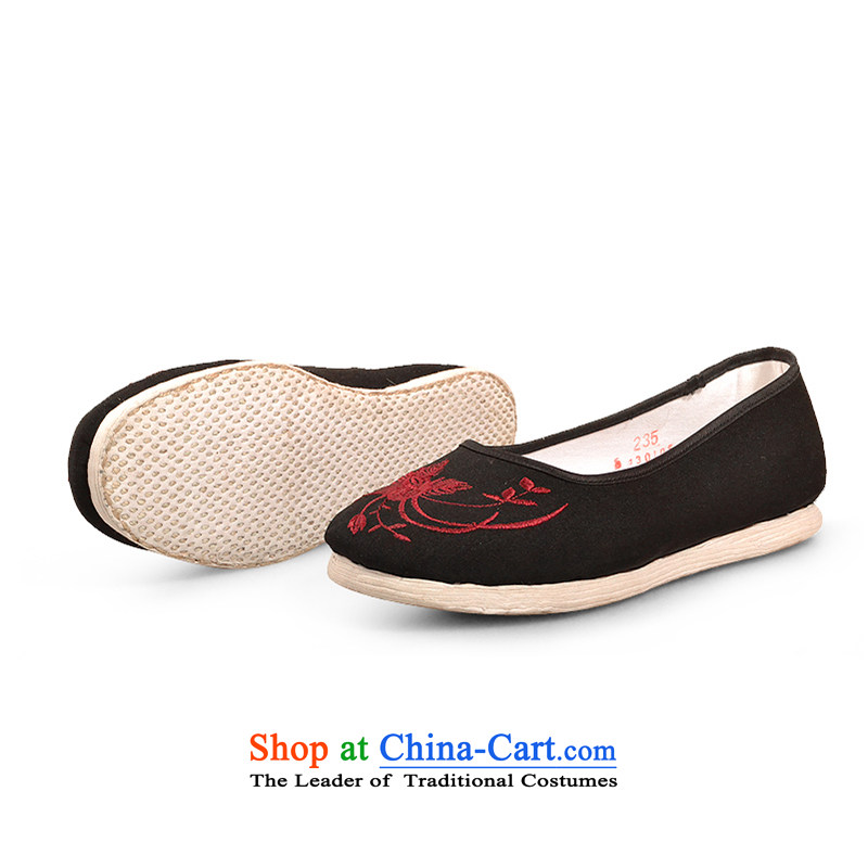 Fu Tai Yan Old Beijing mesh upper female thousands of ethnic manually bottom mesh upper mother shoe thousands of the big sea$ 35 safflower Fu Tai Yan Shopping on the Internet has been pressed.