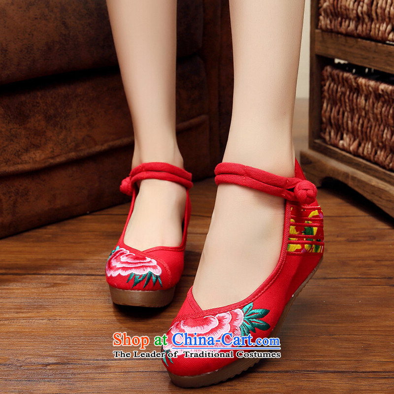 Mesh upper with old Beijing embroidered shoes of ethnic beef tendon backplane with increased within the cake red marriages single shoe black 35 qin world shopping on the Internet has been pressed.