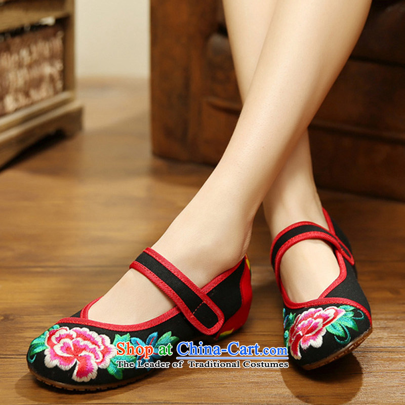 2015 National wind increased within the embroidered shoes of Old Beijing mesh upper with single women shoes and contemptuous of peony flowers hasp sticky women shoes 412-155?39 Black