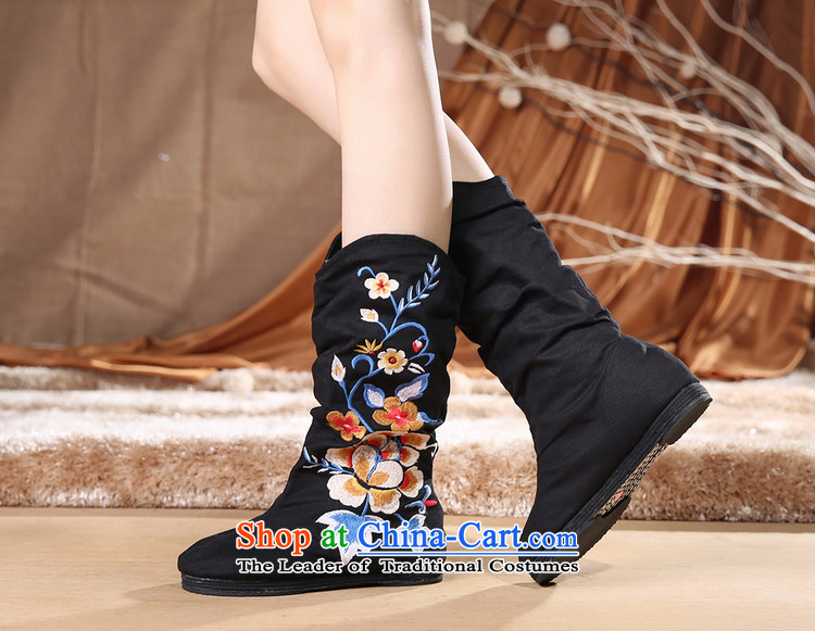 Mesh upper with old Beijing women shoes new embroidered boots retro ethnic thousands ground breathable embroidered shoes and boots in black 35 pictures, prices, brand platters! The elections are supplied in the national character of distribution, so action, buy now enjoy more preferential! As soon as possible.