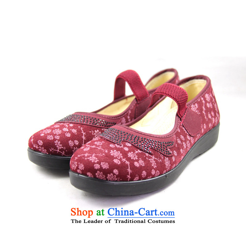 Magnolia Old Beijing mesh upper spring and autumn new round head embroidered with soft, non-slip wear leisure. mother shoe 2312-1221 older red 41, magnolia shopping on the Internet has been pressed.