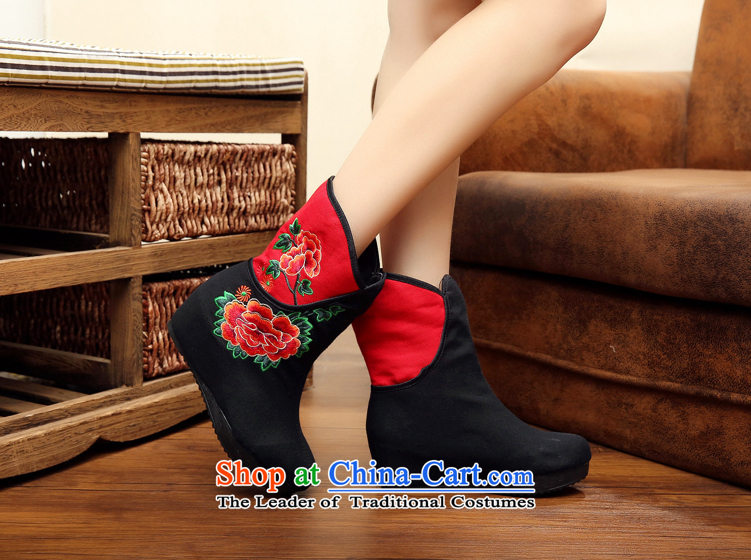 Step-by-step approach of 2015 autumn and winter old Beijing female cloth shoes of ethnic plus lint-free bootie slope behind with the increase in thick boots embroidery and female cotton lint-free cotton swab plus black boots boots 40 pictures, prices, brand platters! The elections are supplied in the national character of distribution, so action, buy now enjoy more preferential! As soon as possible.