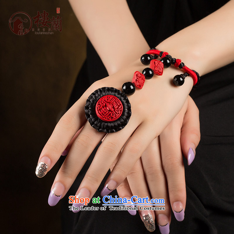 Paint carved ethnic hand link rings integration link this year by order of the Board China wind red back link female finger circumference size 6 cm of net possession and shopping on the Internet has been pressed.