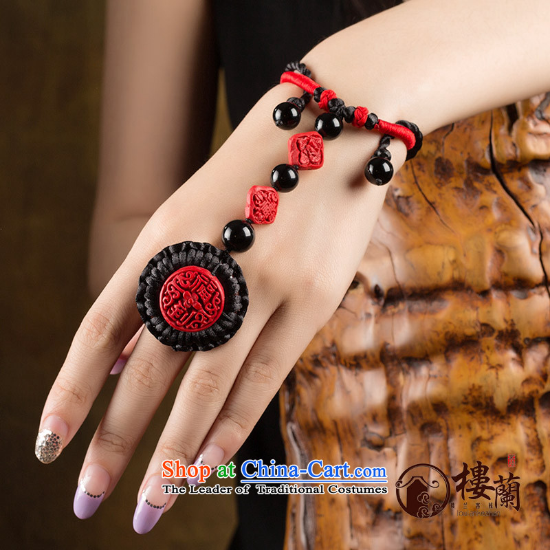 Paint carved ethnic hand link rings integration link this year by order of the Board China wind red back link female finger circumference size 5.5 cm of net possession and shopping on the Internet has been pressed.