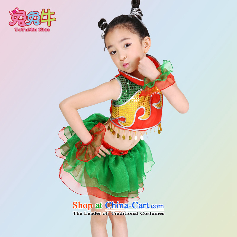 61. Children will girls folk dance show services early childhood dapshim song and dance performances to serve children wearing costume figure color  and cattle has been pressed and 120-130 shopping on the Internet