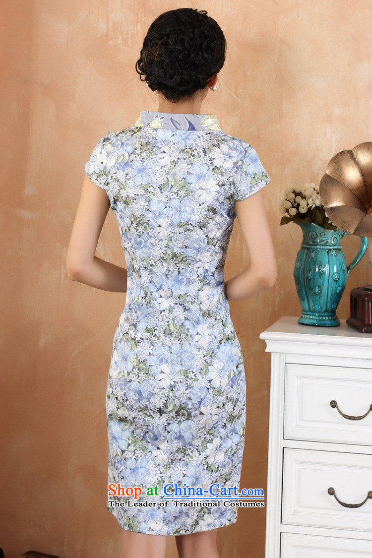 Take a new stylish summer short-sleeved blouses and Tang dynasty qipao gown round collar V improvement in Chinese jacquard blue qipao S picture, prices, brand platters! The elections are supplied in the national character of distribution, so action, buy now enjoy more preferential! As soon as possible.