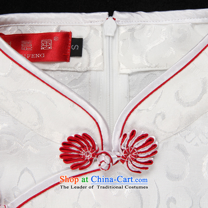 After a day of Lunar New Year 2015 summer, the Wind jacquard cotton peony embroidery stylish improved leisure short of Qipao 3015 3015 White M ruyi wind shopping on the Internet has been pressed.