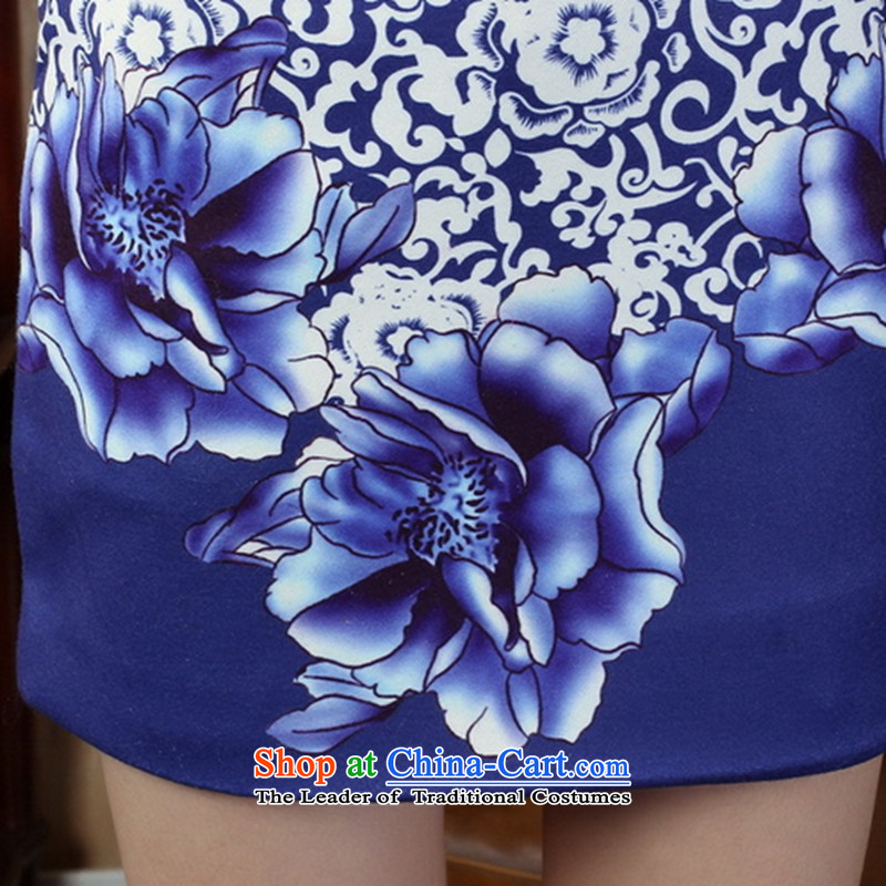 Spend the winter of Tang Dynasty figure female qipao winter improved collar Chinese qipao gross cotton is short qipao national costumes blue on white flowers , M, floral shopping on the Internet has been pressed.
