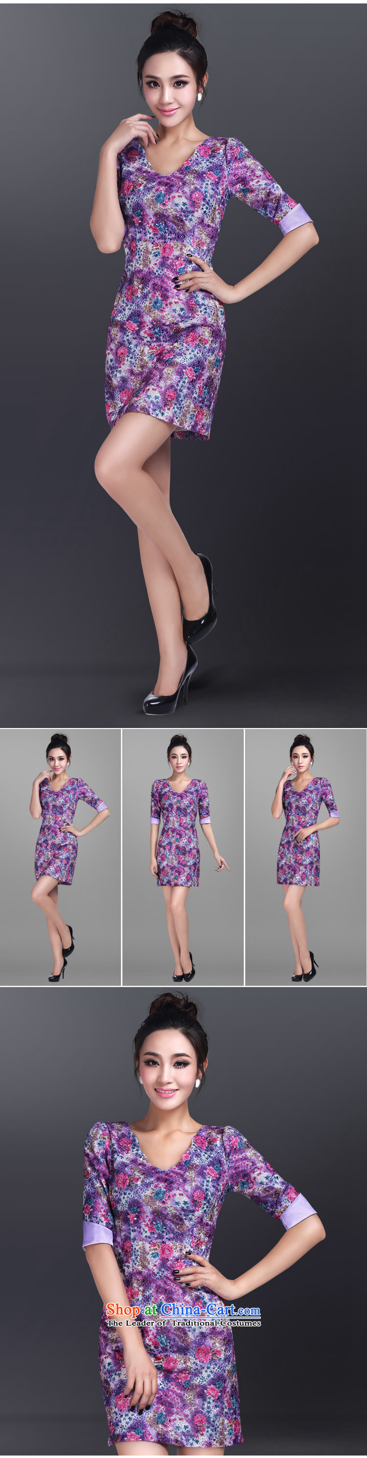 In accordance with the American style, short-sleeved dresses and elegant floral personality Lady