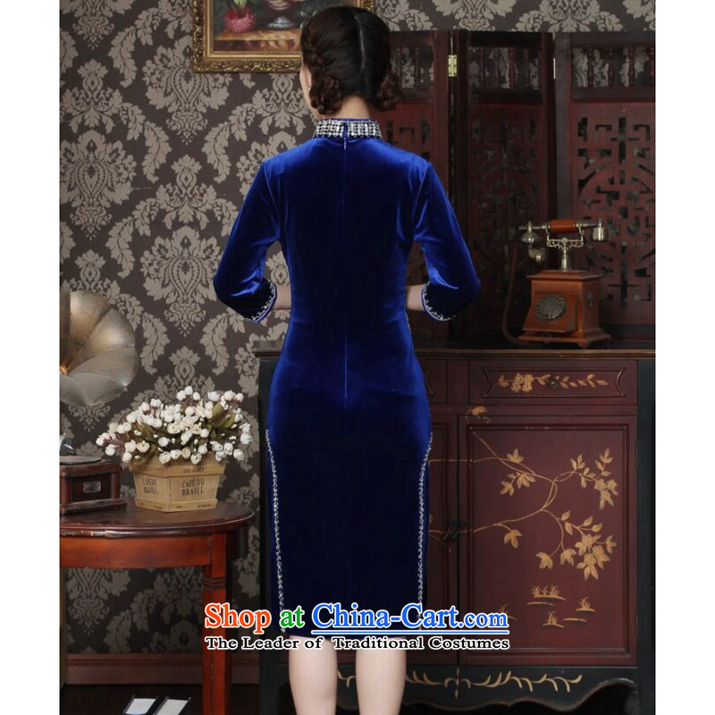 Floral qipao female Chinese improved collar scouring pads to the Pearl River Delta and noble qipao manually embroidered banquet cuff cheongsam blue XL, floral shopping on the Internet has been pressed.