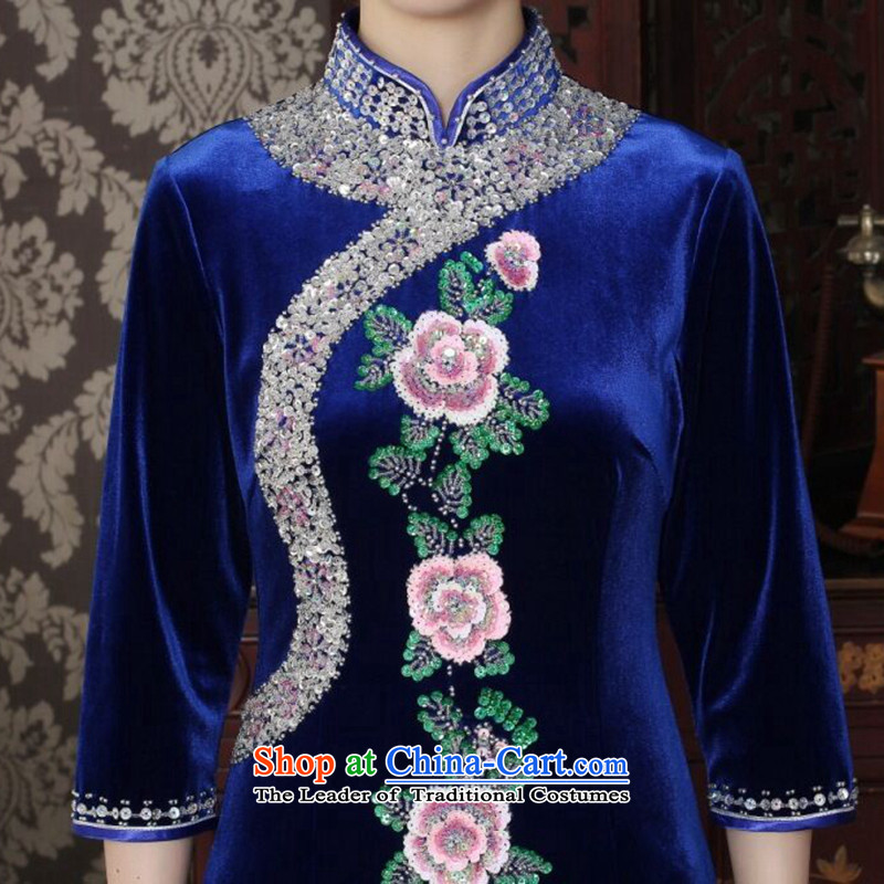 Floral qipao female Chinese improved collar scouring pads to the Pearl River Delta and noble qipao manually embroidered banquet cuff cheongsam blue XL, floral shopping on the Internet has been pressed.