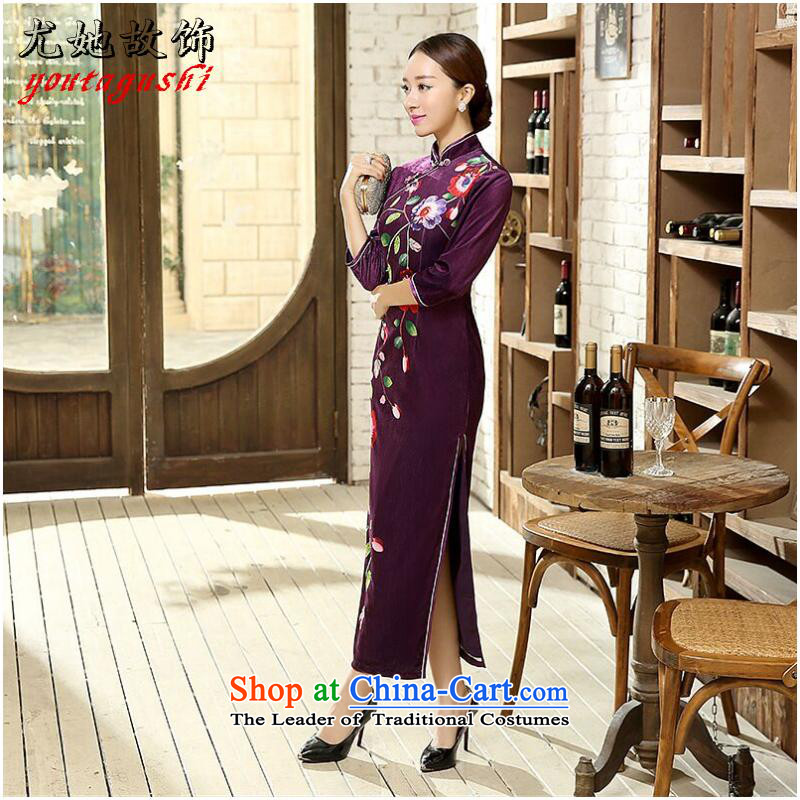 The spring and fall embroidered madame qipao 3XL, color as shown in the international has been pressed her shopping on the Internet