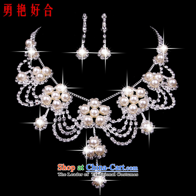 Wedding accessories bride bride jewelry and ornaments three kit Korean crown necklace earrings wedding Jewelry marry earring white crown, Yong-yeon and shopping on the Internet has been pressed.