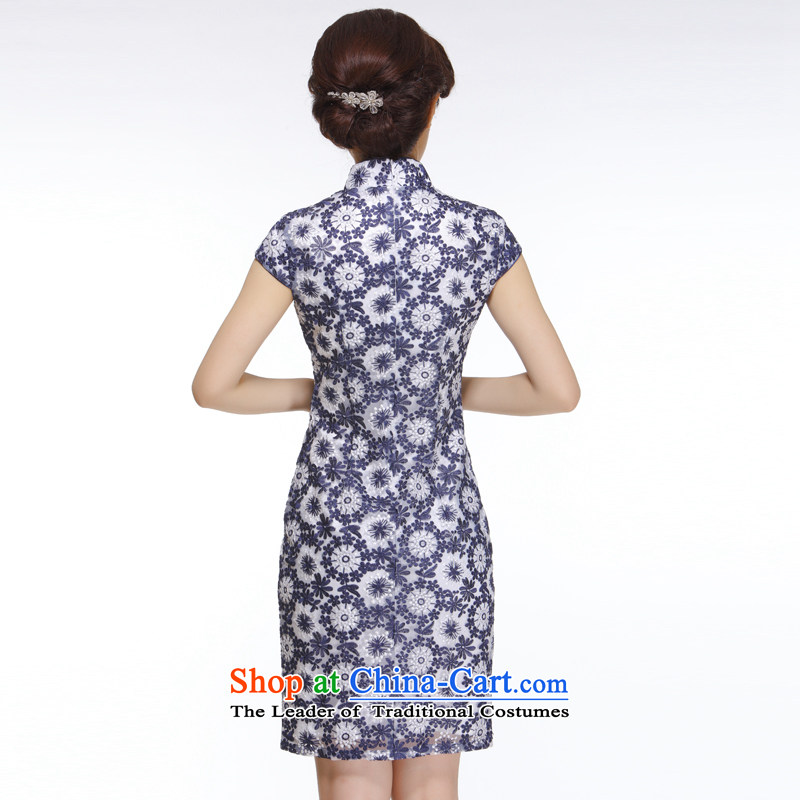 The former Yugoslavia Li aware of the new president of nostalgia for the 2015 improved high-end porcelain lace low power's embroidery cheongsam QT110-1 porcelain , Yugoslavia (Q.LIZHI Li shopping on the Internet has been pressed.)