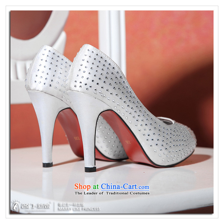 A white Korean brides high-heel shoes 2015 new marriages of diamond bride shoes 095 34 pictures, prices, brand platters! The elections are supplied in the national character of distribution, so action, buy now enjoy more preferential! As soon as possible.