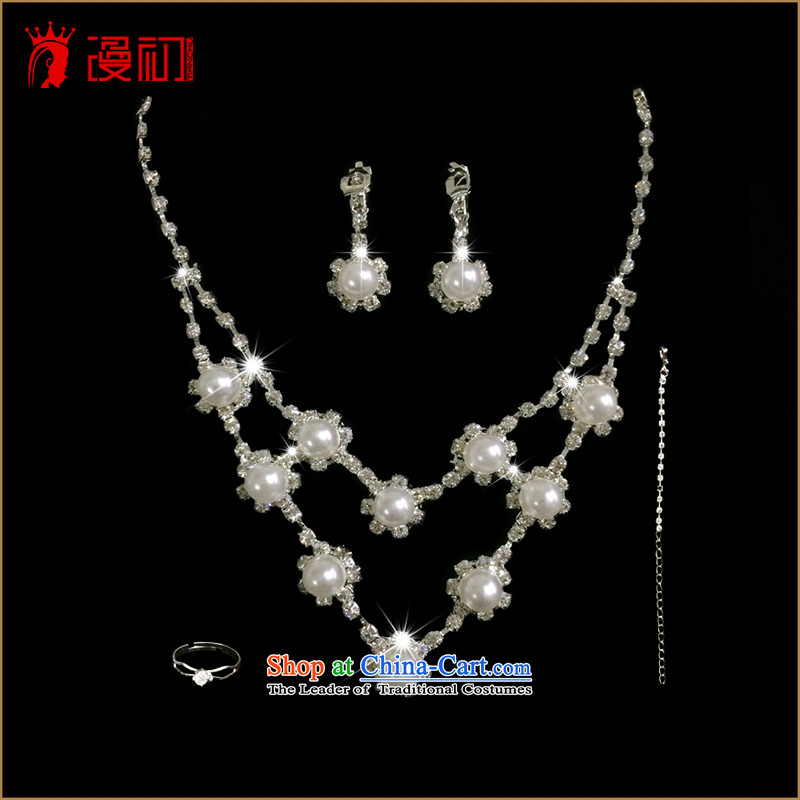 In the early 2015 new man bride Head Ornaments 5 piece won wedding ornaments jewelry hair accessories crown necklace ear fall arrest wedding accessories white 5-piece set, spilling the early shopping on the Internet has been pressed.