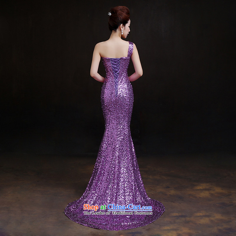 According to Lin Sha original single-chip on the shoulder tail evening dresses new marriages bows Services Services Sau San performance and stylish crowsfoot services according to Lin, under the auspices of S, Elizabeth shopping on the Internet has been pressed.