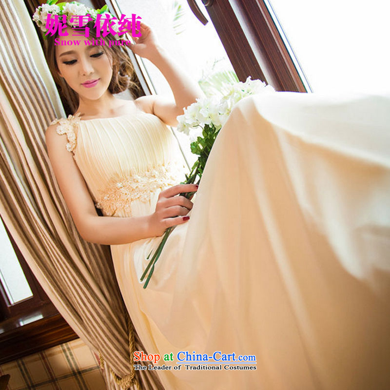 In accordance with the pure?2015 Connie snow new sweet temperament OL banquet bridesmaid marriage Beveled Shoulder Sau San female dresses long skirt dress of white with the left shoulder straps stealth?M